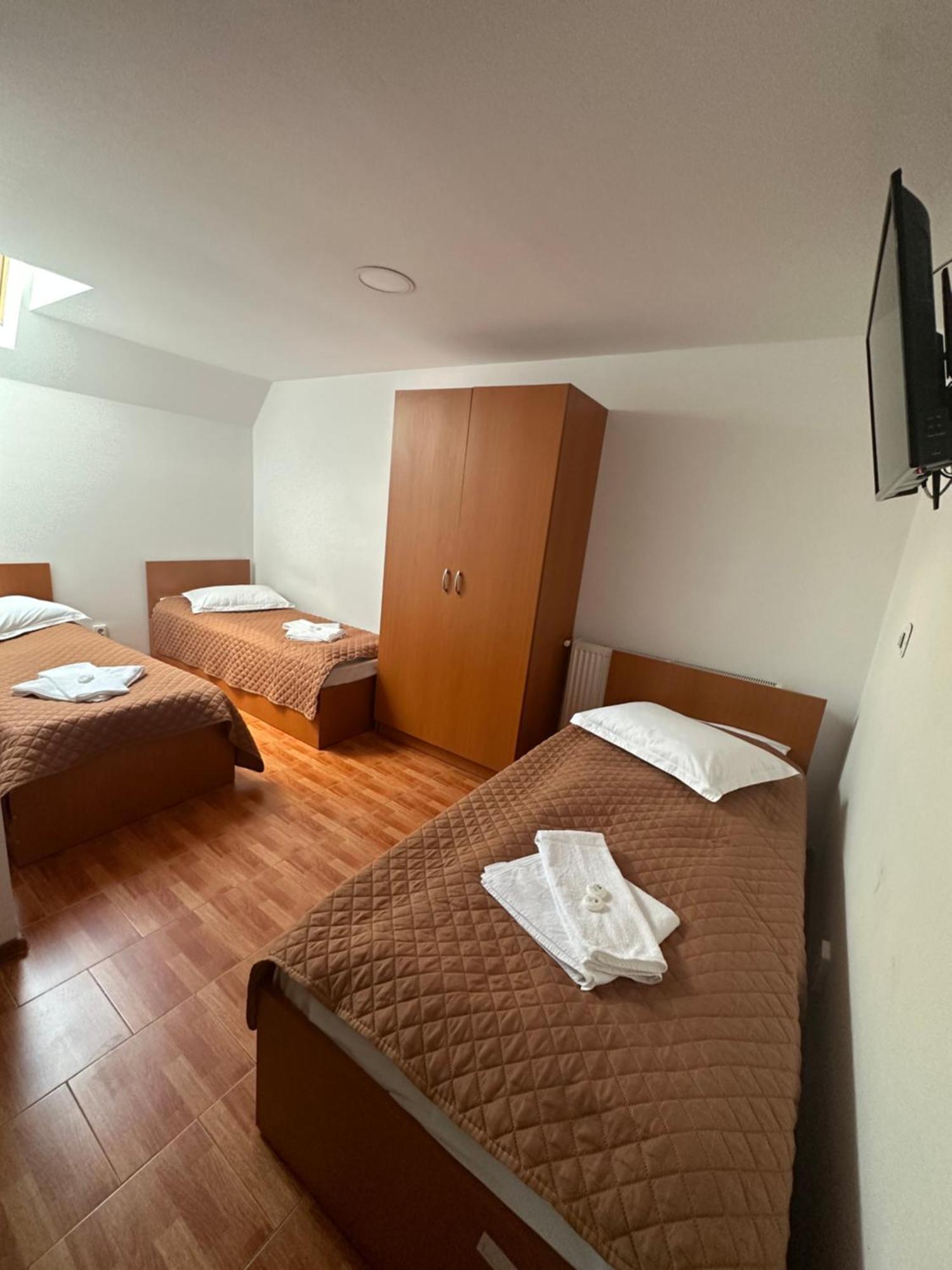 Casa Rustic Cazare Piteşti Exterior foto